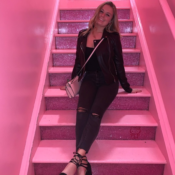 Welcome to my Closet! - Picture 1 of 2